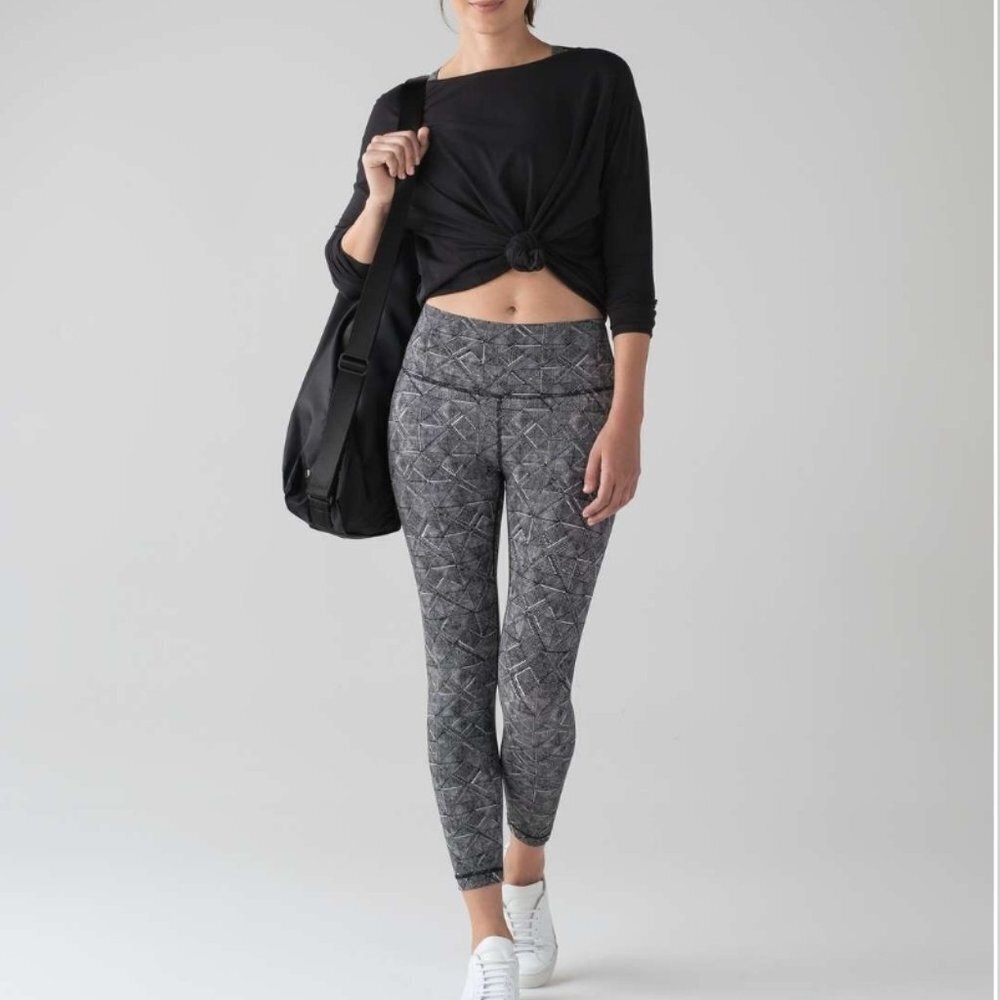 Lululemon Back In Action Long Sleeve - Picture 3 of 9